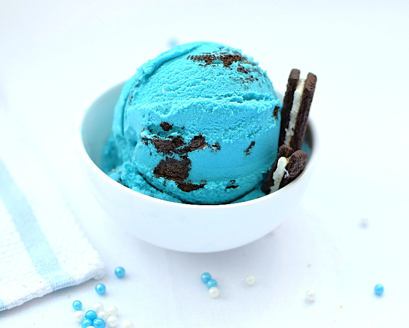 A bowl of cookie monster ice cream.