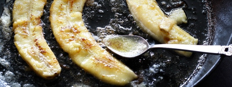 Bananas caramelised in a pan