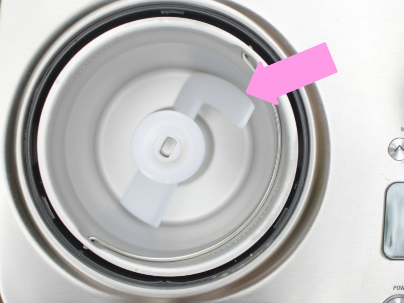 Smart Scoop Gap in Bowl