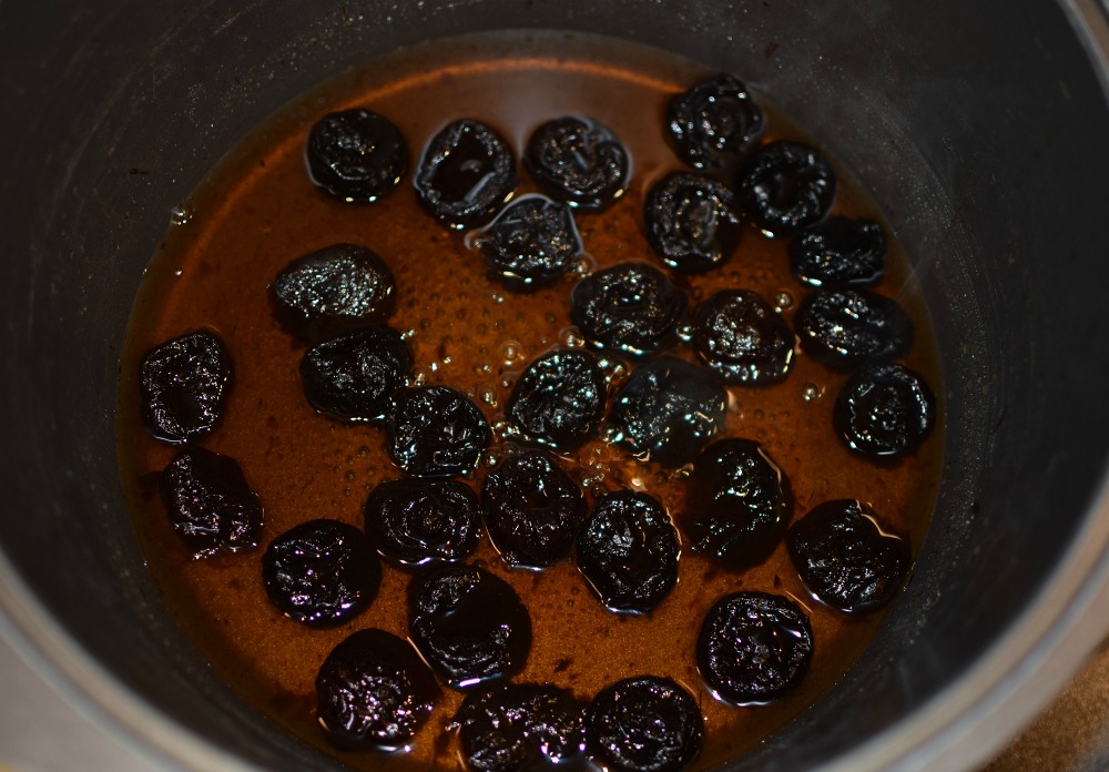 Cooked prunes