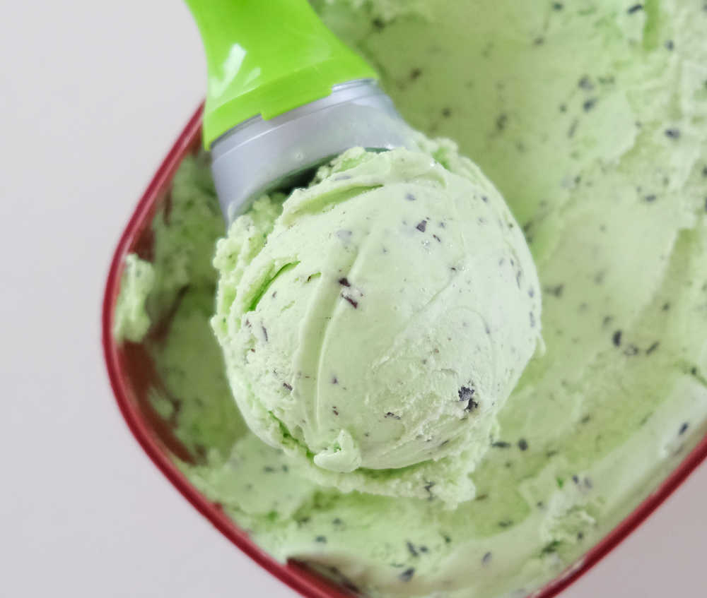 Macro image of a scoop of mint chop chip 2L by Bulla.