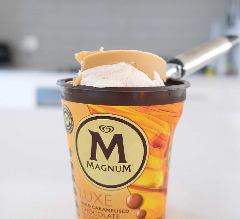 Magnum Luxe 440ml sitting on the countertop.